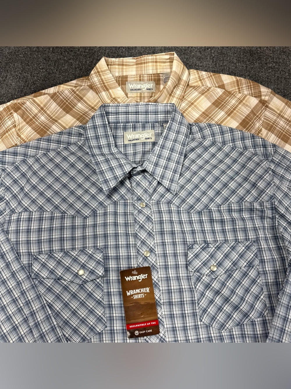 Wrangler Men’s Blue and Brown Plaid Button-Down Shirts